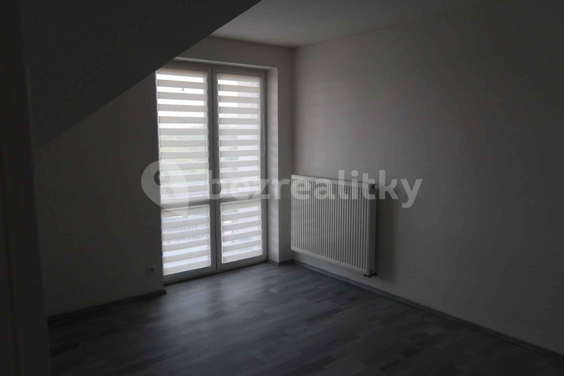 Prenájom domu 180 m², pozemek 480 m², Malá Hraštice, Středočeský kraj