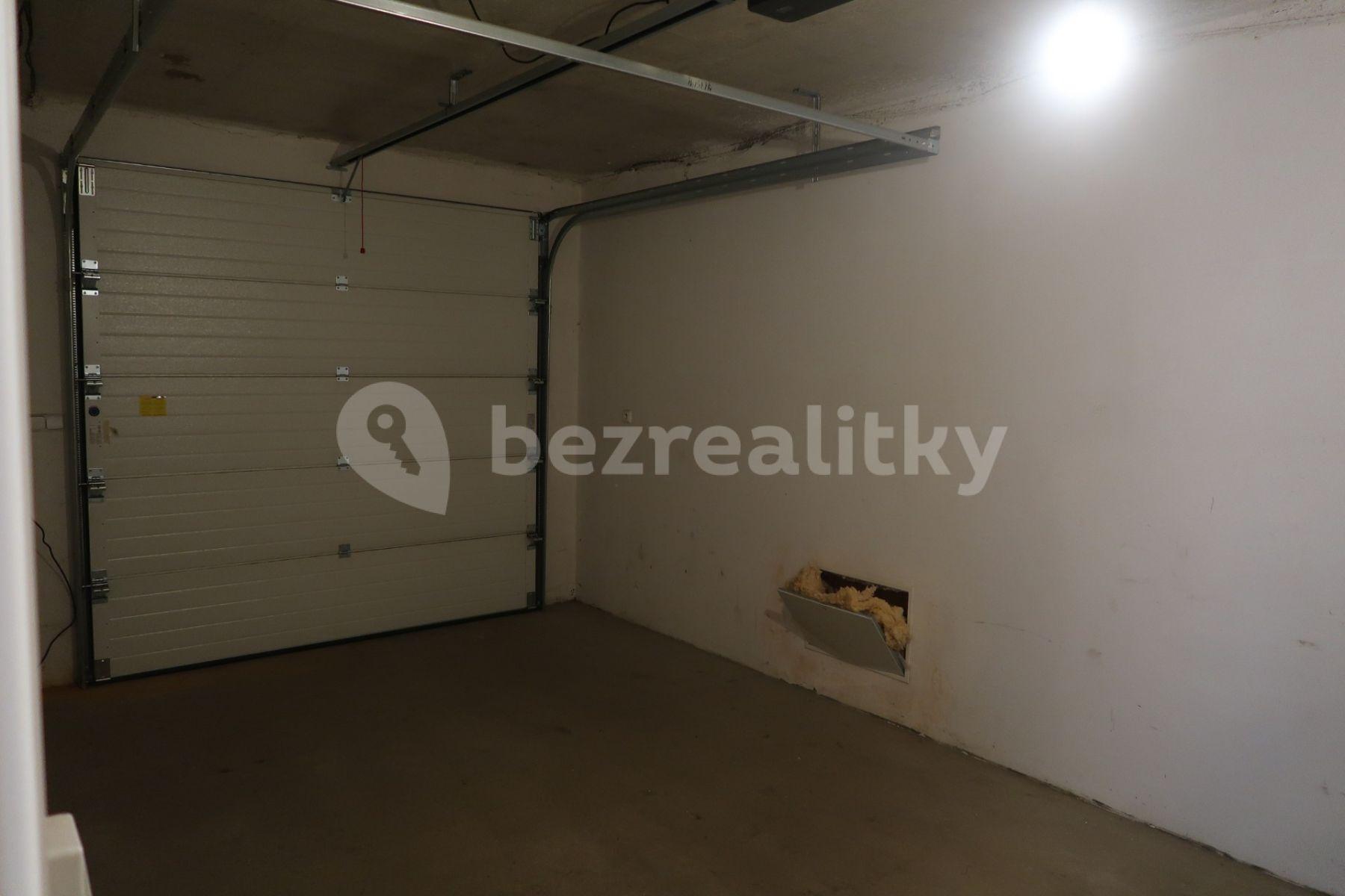 Prenájom domu 180 m², pozemek 480 m², Malá Hraštice, Středočeský kraj