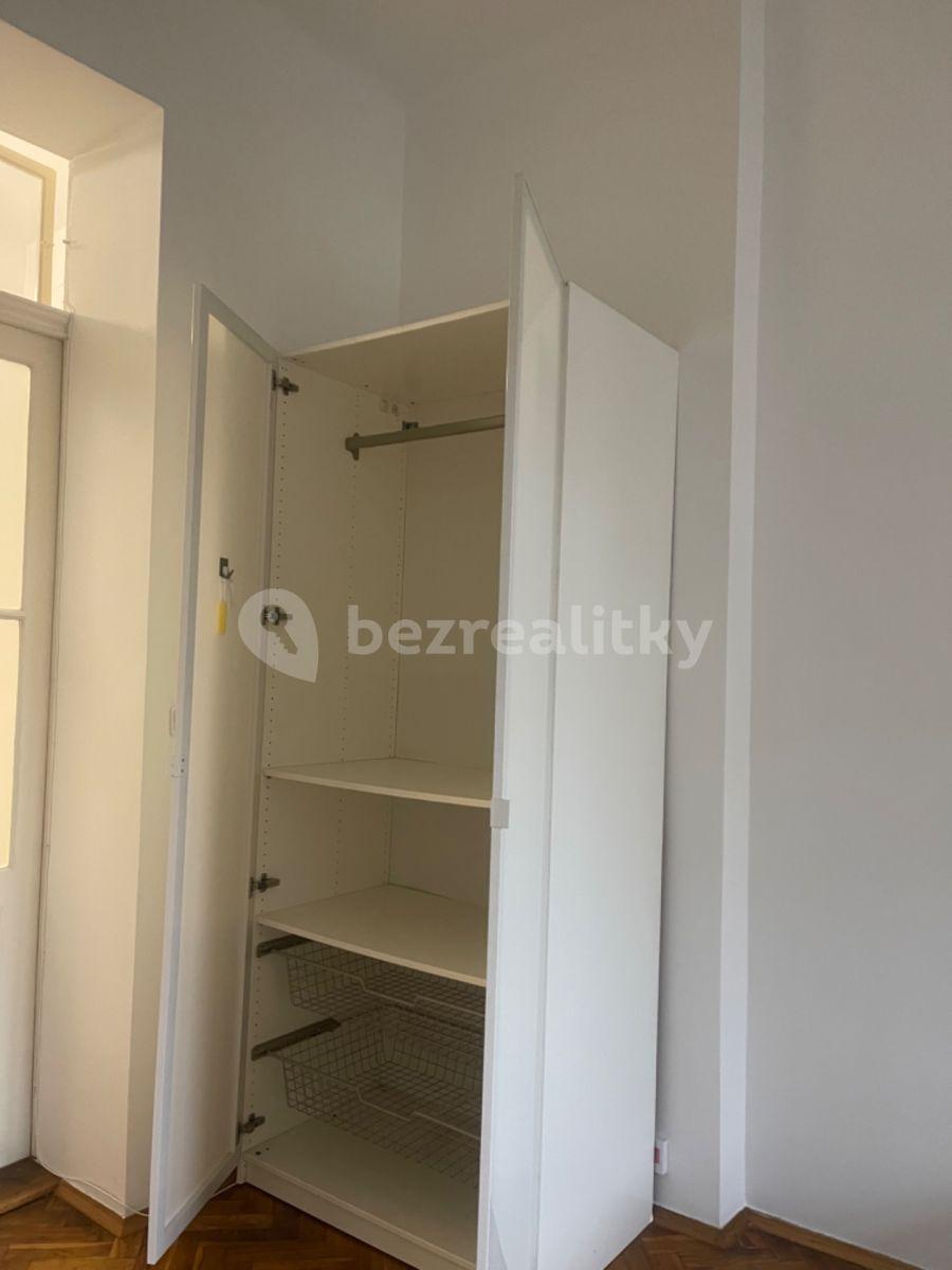 Prenájom bytu 1-izbový 70 m², Chodská, Praha, Praha