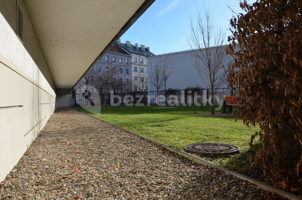 Prenájom bytu 2-izbový 72 m², U Uranie, Praha, Praha