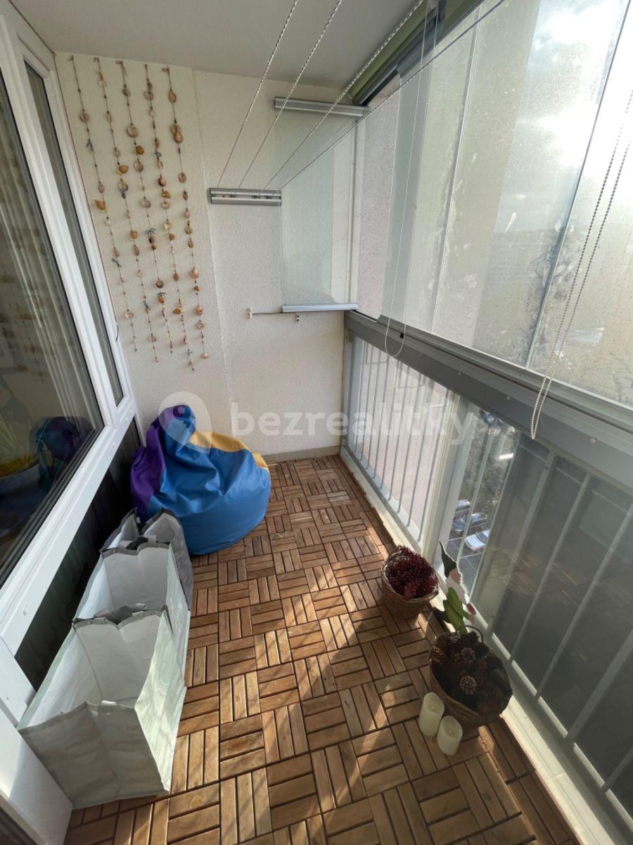 Prenájom bytu 2-izbový 60 m², Famfulíkova, Praha, Praha