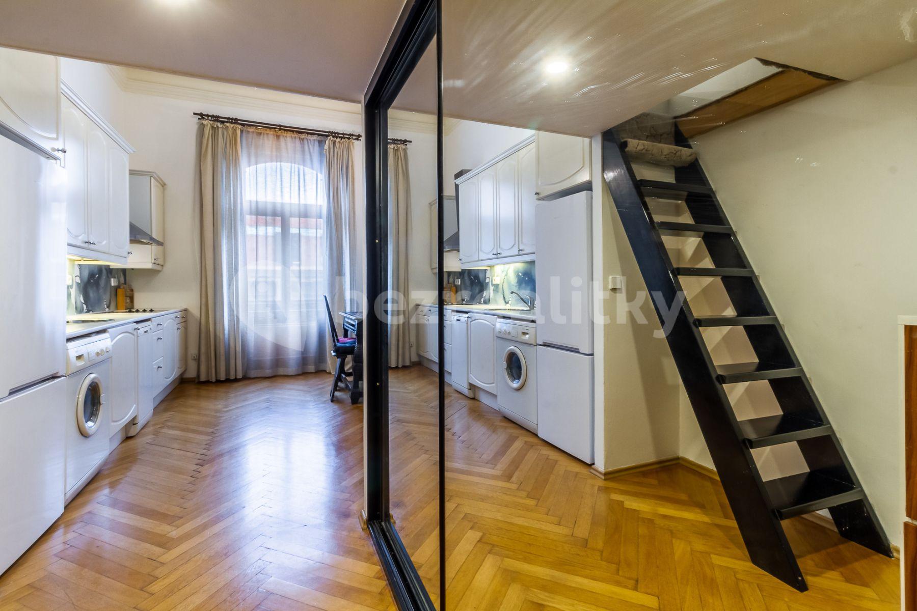 Prenájom bytu 2-izbový 45 m², Za Poříčskou bránou, Praha, Praha