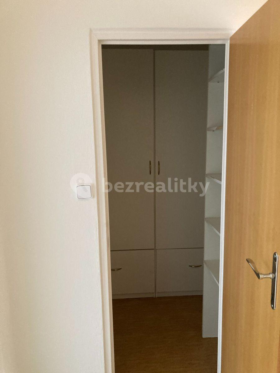 Prenájom bytu 2-izbový 56 m², Kvítková, Zlín, Zlínský kraj