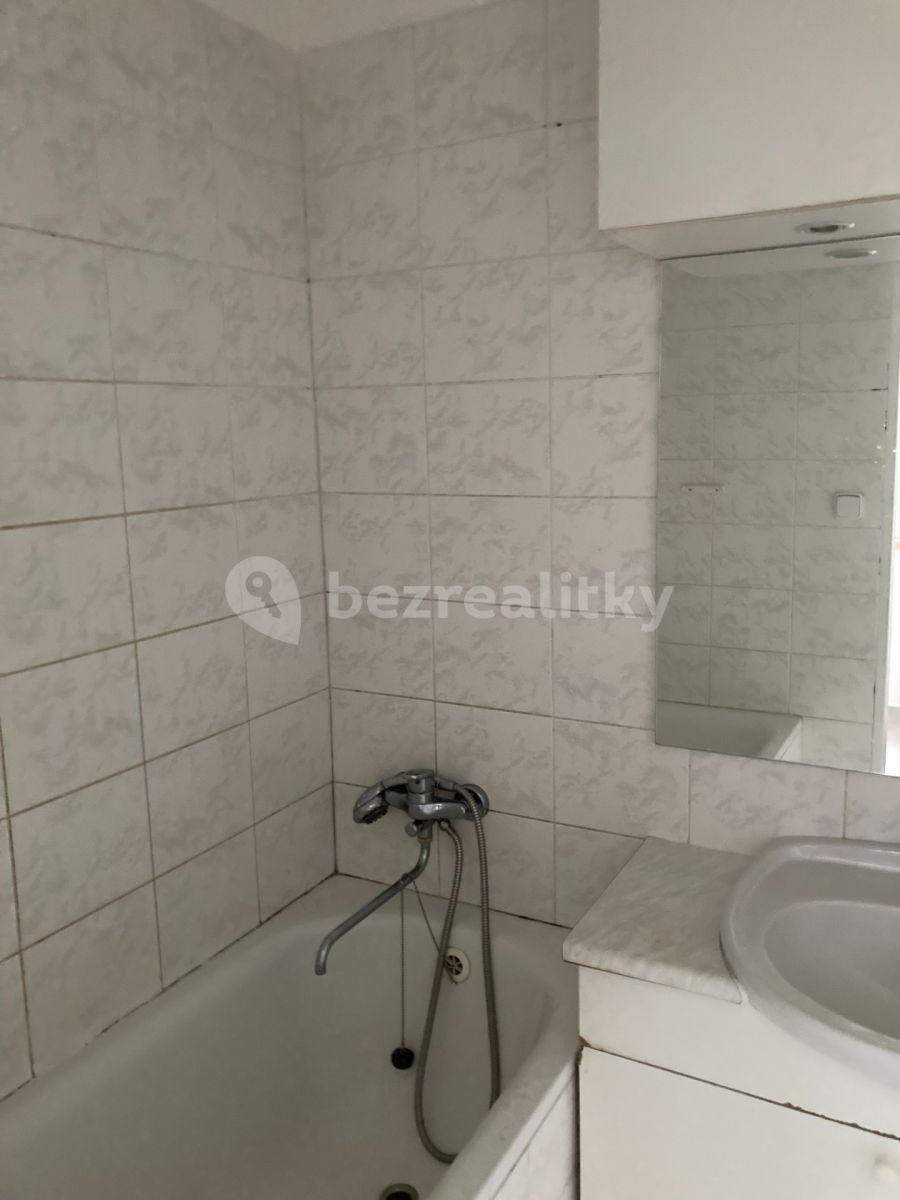 Prenájom bytu 2-izbový 56 m², Kvítková, Zlín, Zlínský kraj