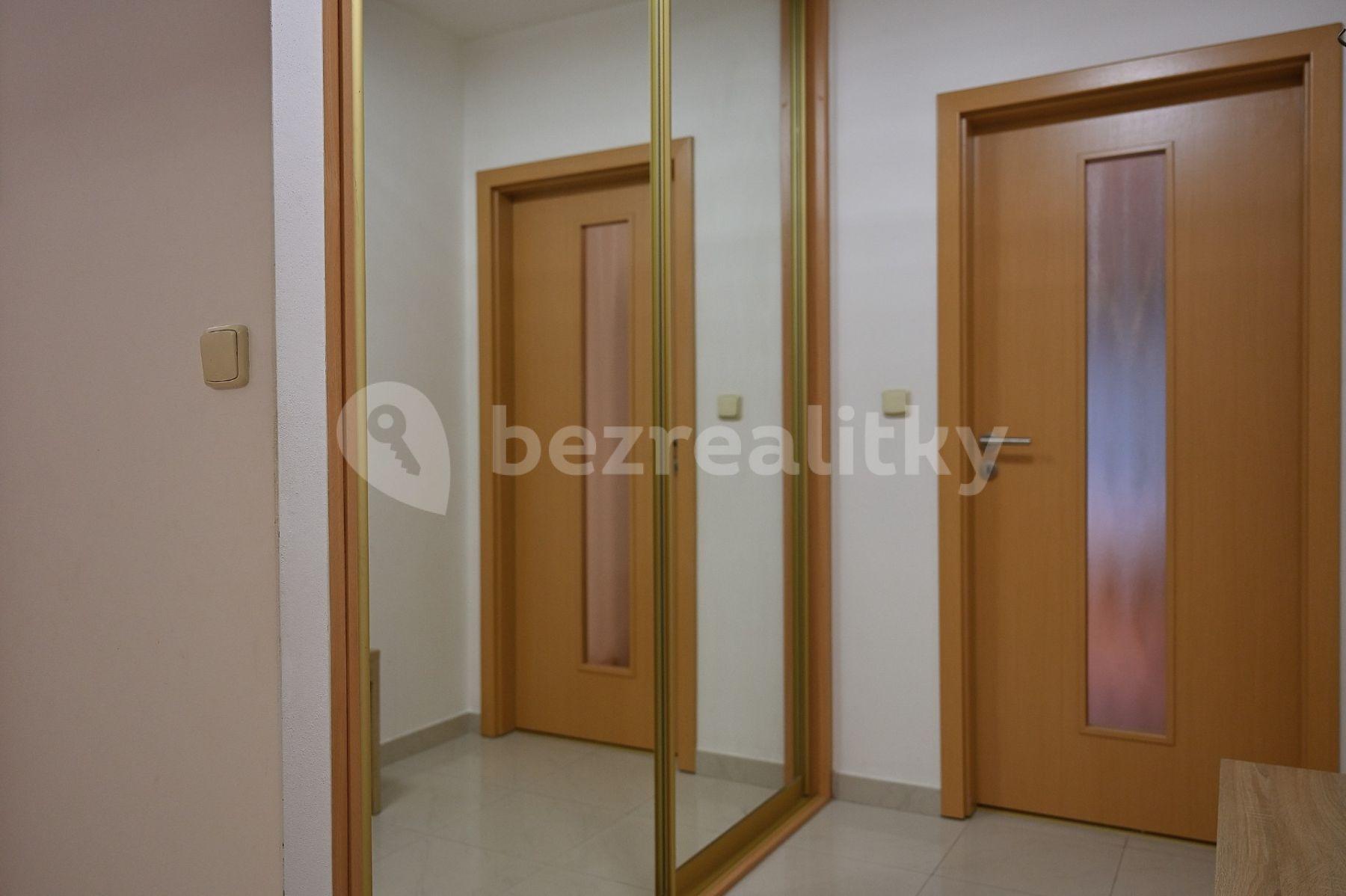 Prenájom bytu 3-izbový 68 m², Přímětická, Praha, Praha