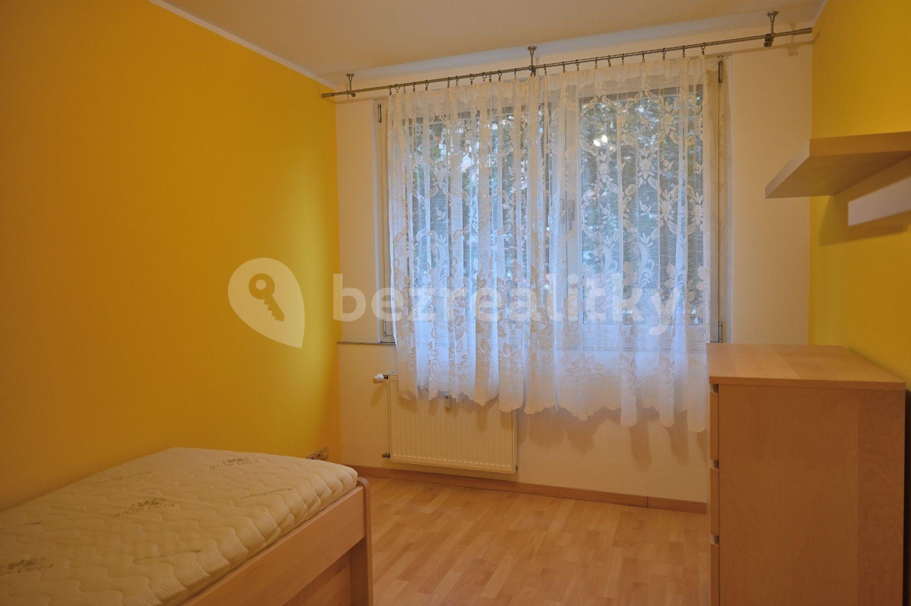 Prenájom bytu 3-izbový 68 m², Přímětická, Praha, Praha