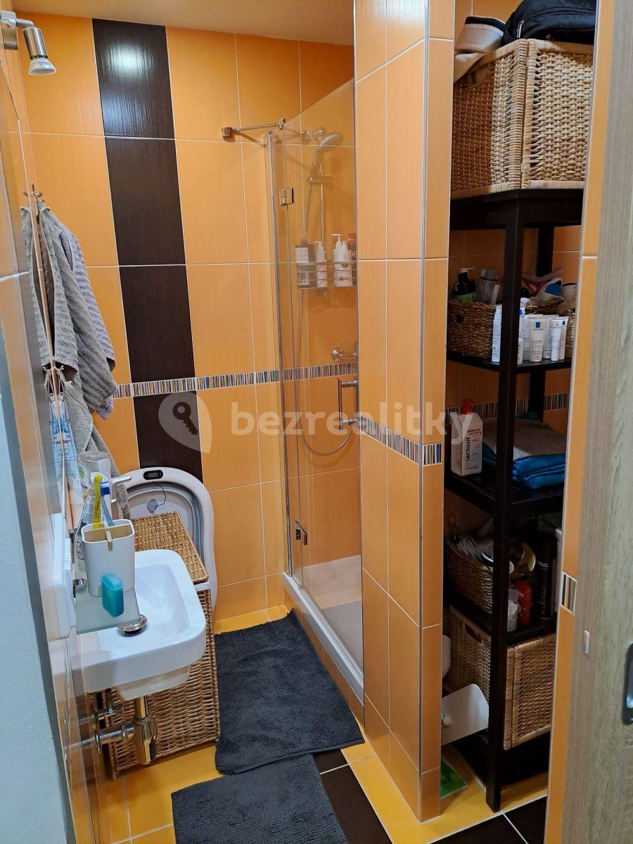 Prenájom bytu 2-izbový 41 m², Na Strži, Praha, Praha