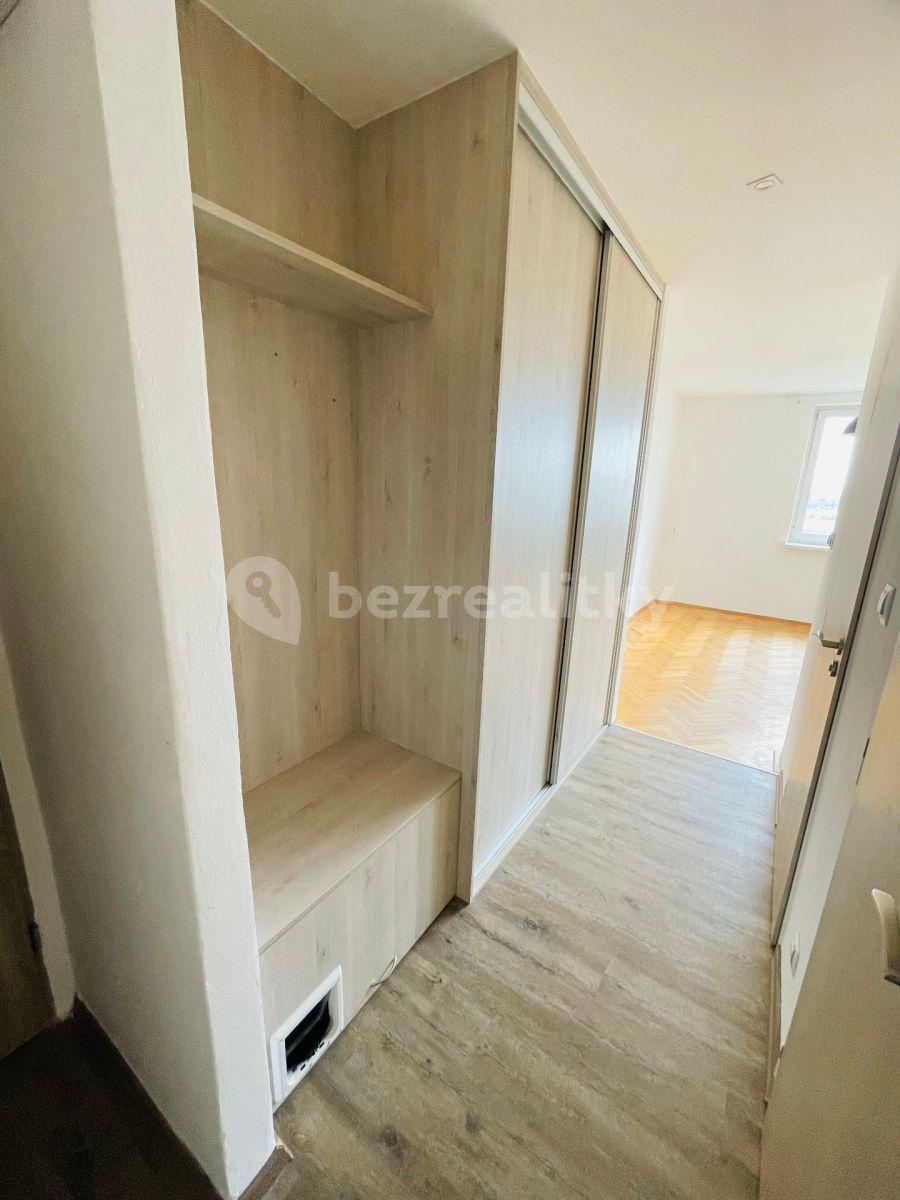 Prenájom bytu 3-izbový 59 m², Hlavní, Praha, Praha