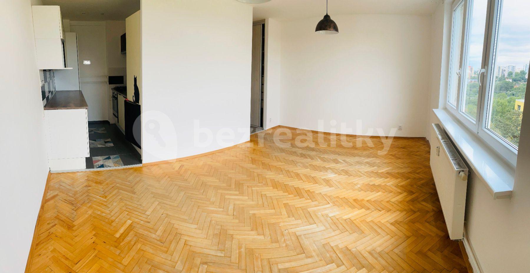 Prenájom bytu 3-izbový 59 m², Hlavní, Praha, Praha