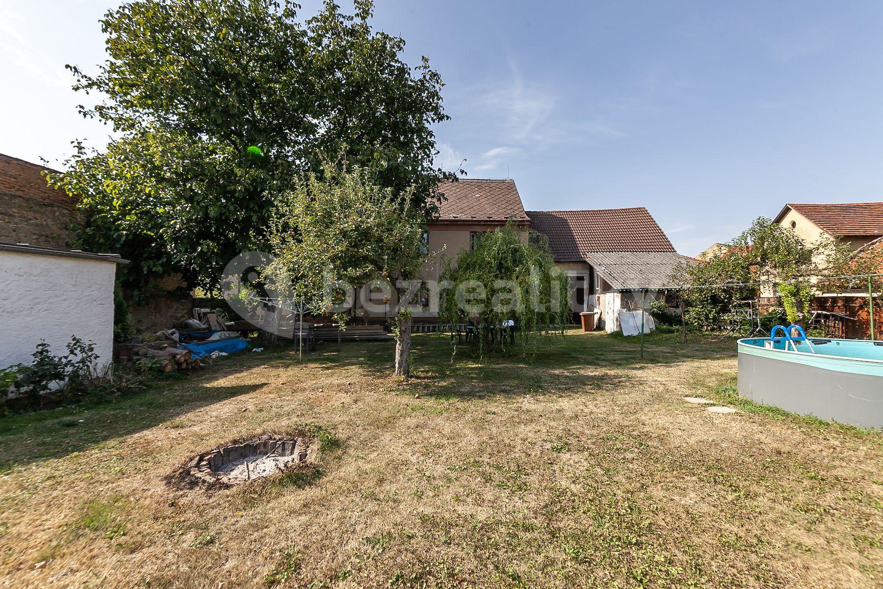 Predaj domu 227 m², pozemek 782 m², Husova, Uhlířské Janovice, Středočeský kraj