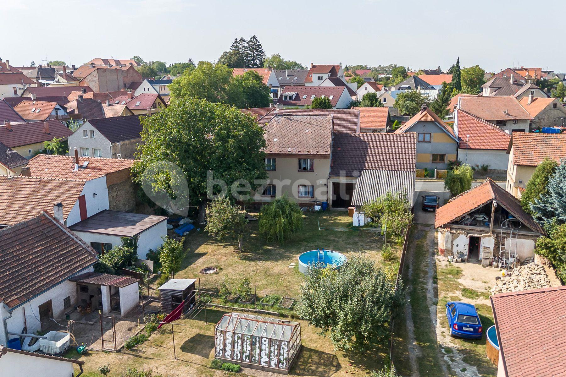 Predaj domu 227 m², pozemek 782 m², Husova, Uhlířské Janovice, Středočeský kraj