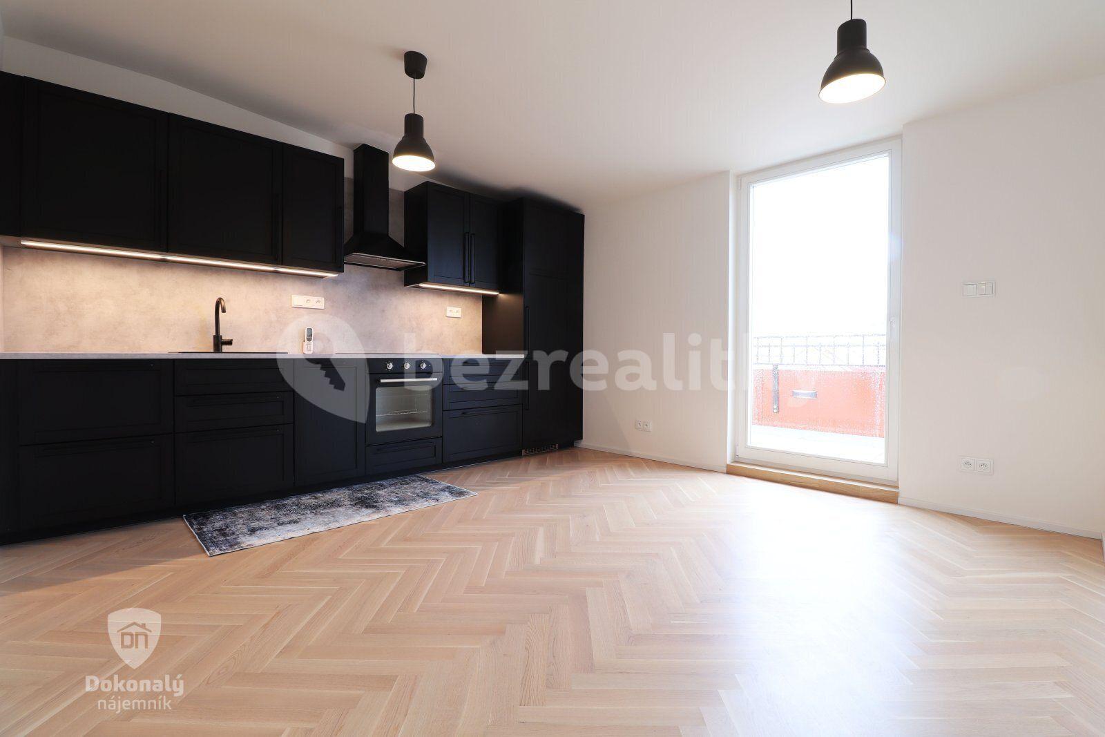 Prenájom bytu 2-izbový 75 m², Křižíkova, Praha, Praha