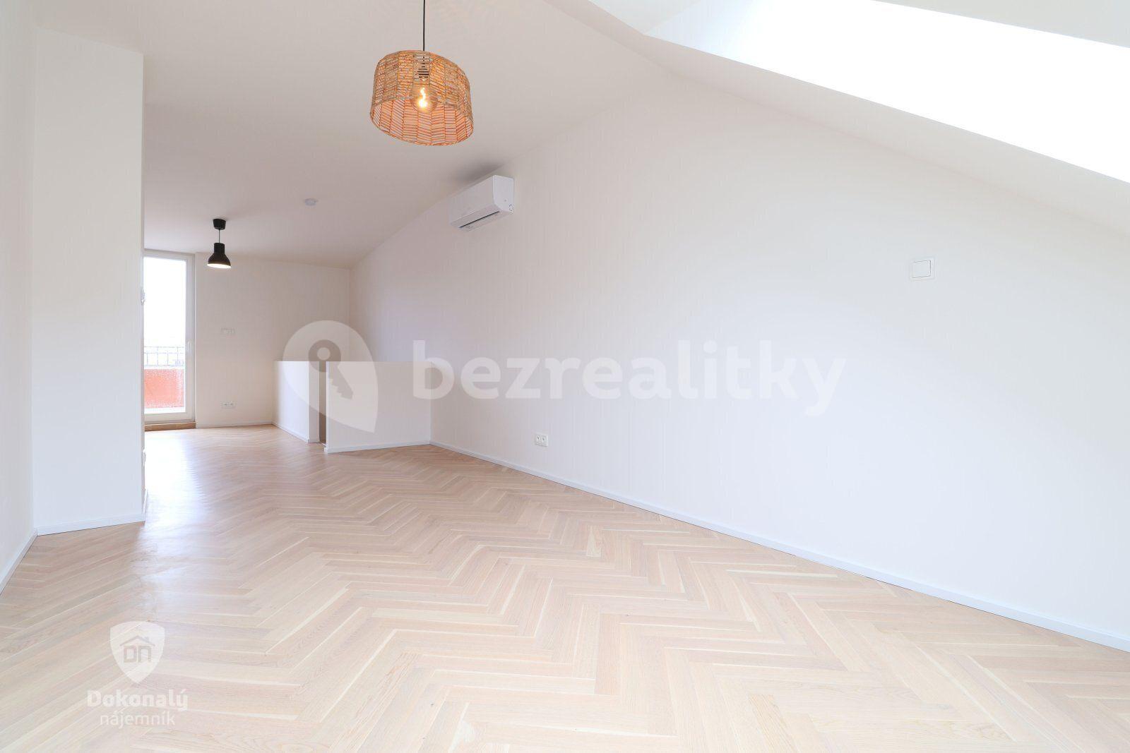 Prenájom bytu 2-izbový 75 m², Křižíkova, Praha, Praha