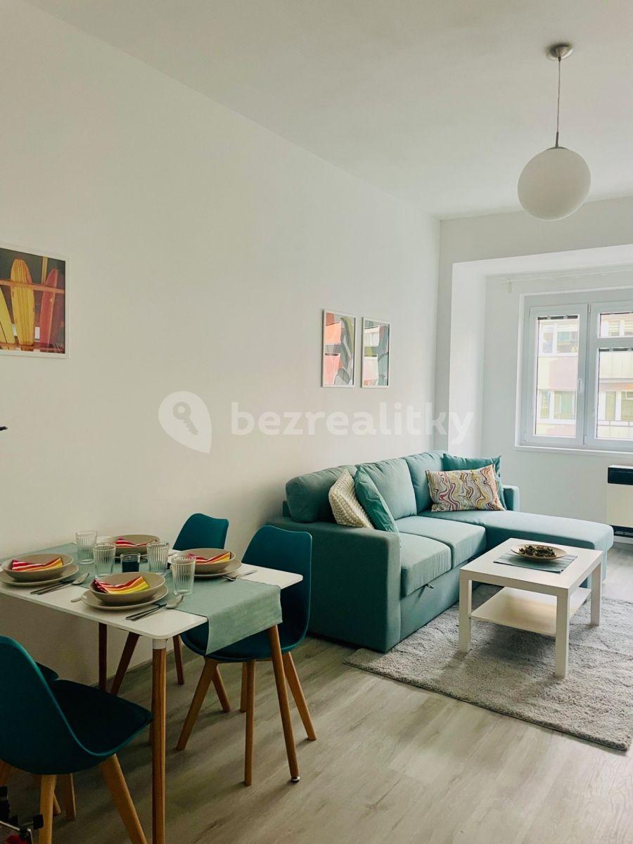 Prenájom bytu 2-izbový 46 m², Kloboučnická, Praha, Praha