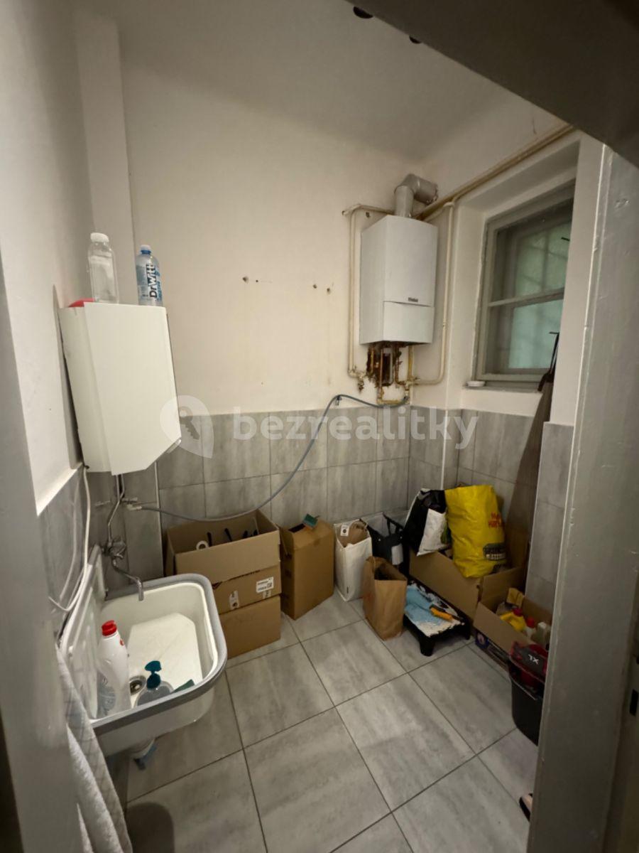 Prenájom nebytového priestoru 94 m², Osadní, Praha, Praha