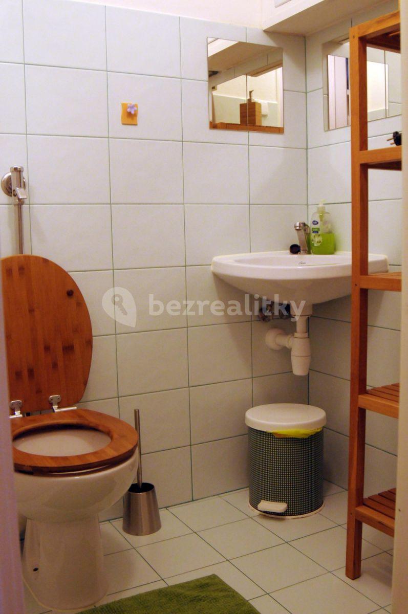 Prenájom bytu 1-izbový 36 m², Banskobystrická, Praha, Praha