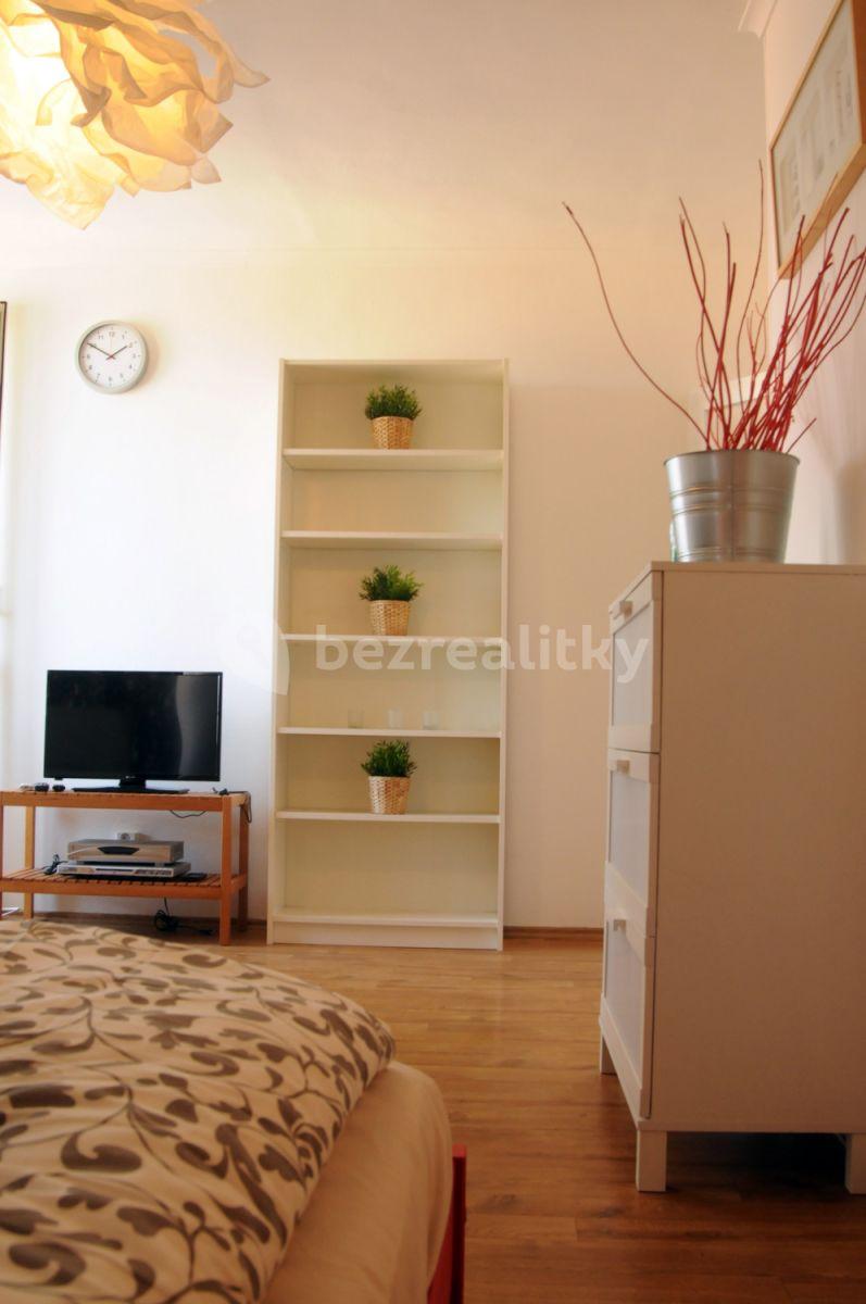 Prenájom bytu 1-izbový 36 m², Banskobystrická, Praha, Praha