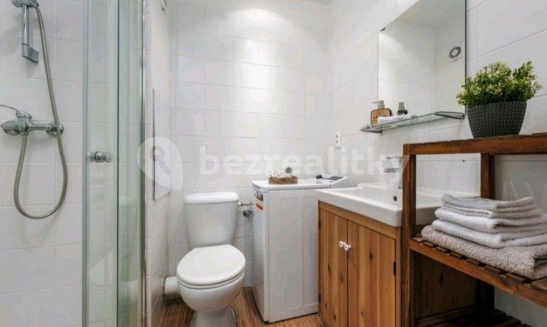 Prenájom bytu 1-izbový 27 m², Hurbanova, Praha, Praha