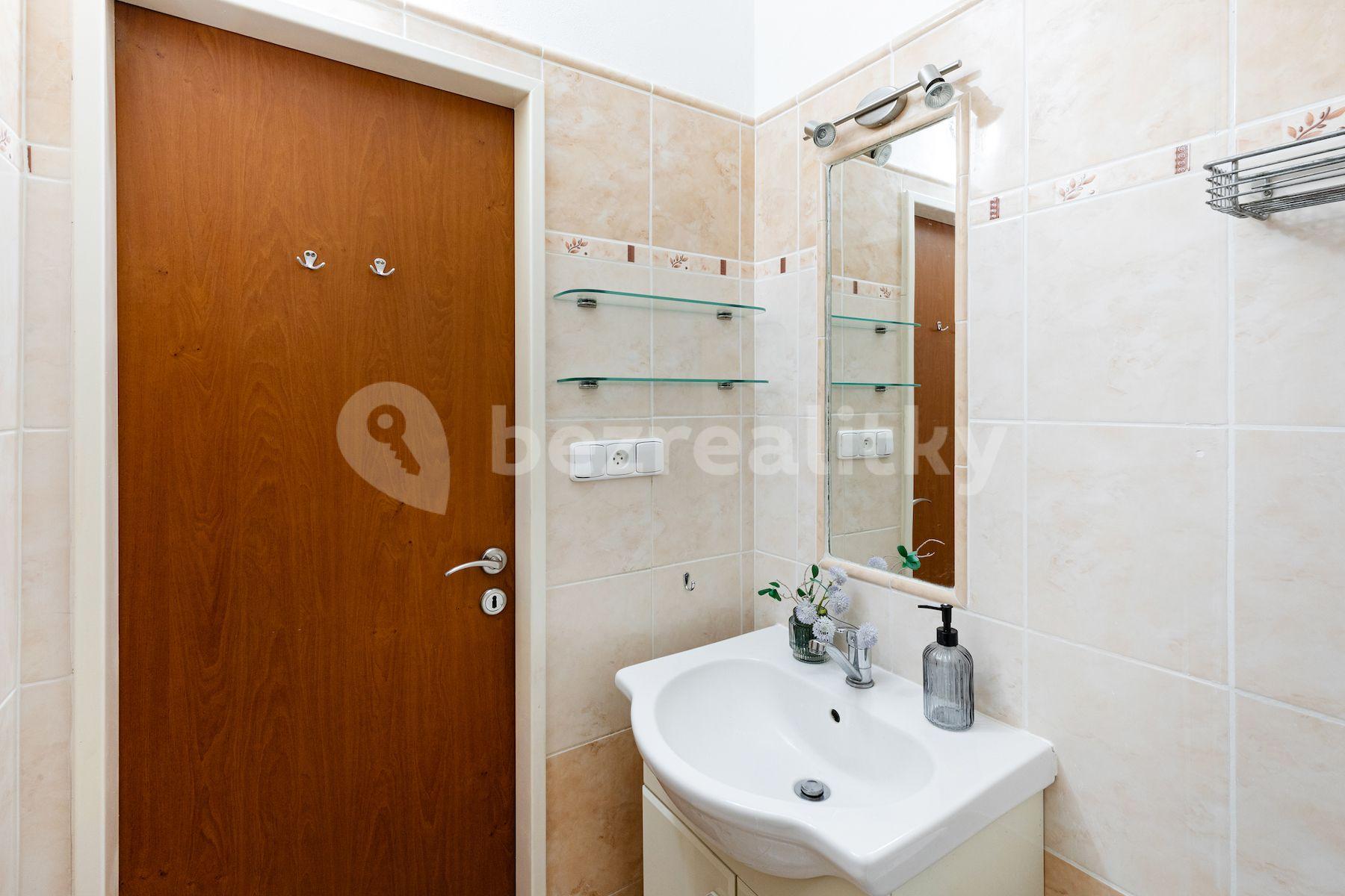 Predaj bytu 1-izbový 39 m², Lešenská, Praha, Praha