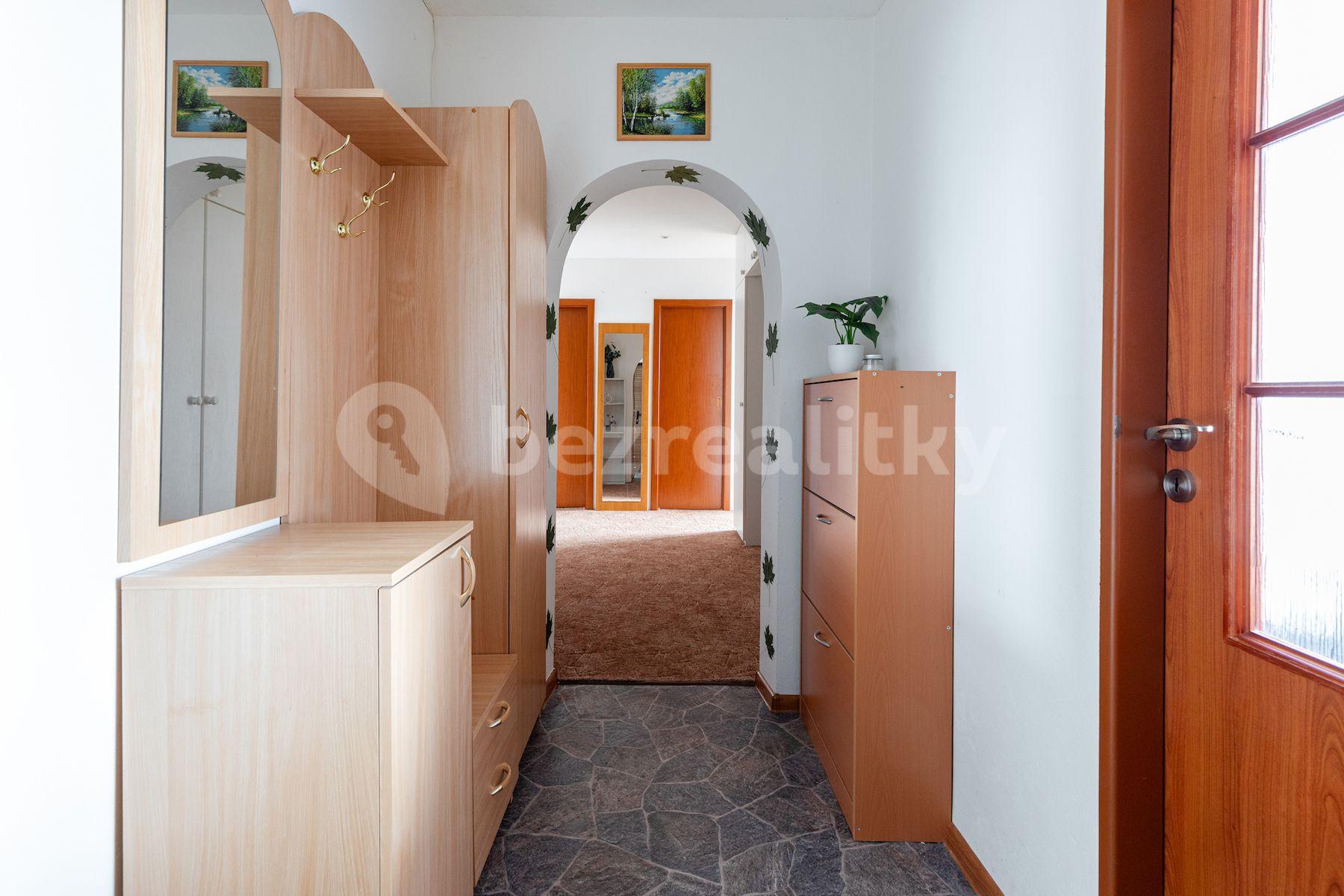 Predaj bytu 4-izbový 86 m², Zborovská, Jince, Středočeský kraj