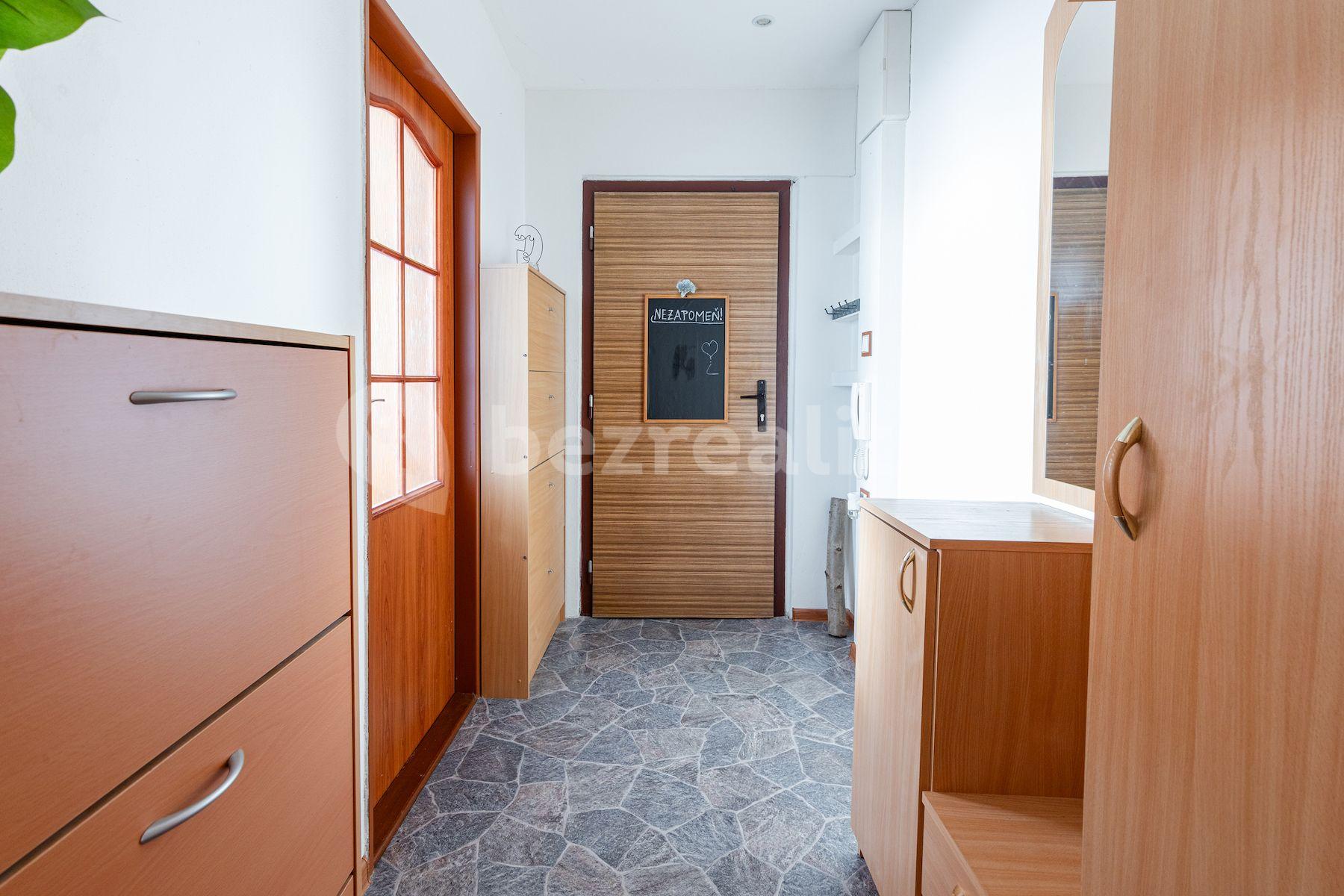 Predaj bytu 4-izbový 86 m², Zborovská, Jince, Středočeský kraj