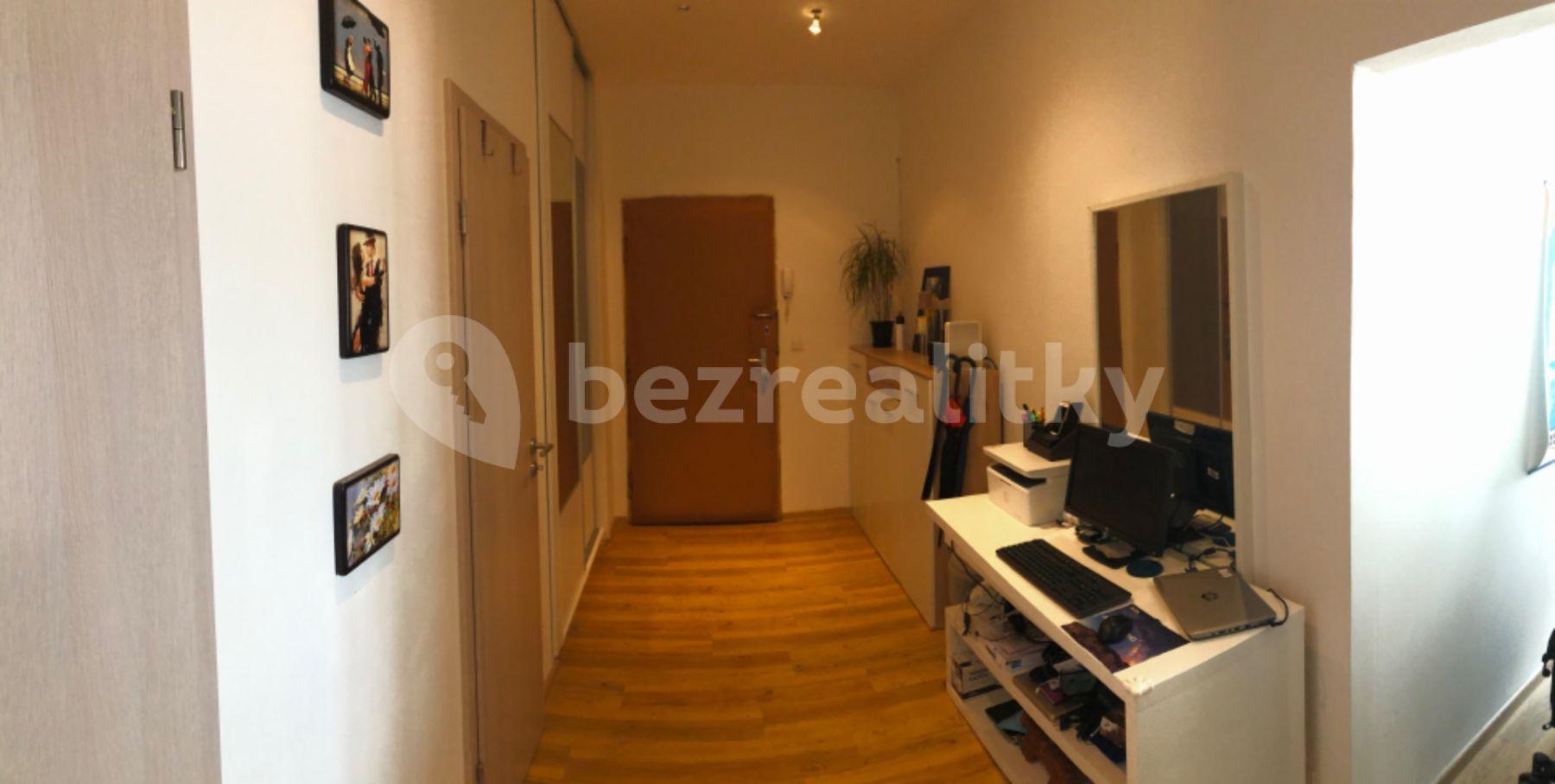 Prenájom bytu 2-izbový 46 m², Hradecká, Praha, Praha