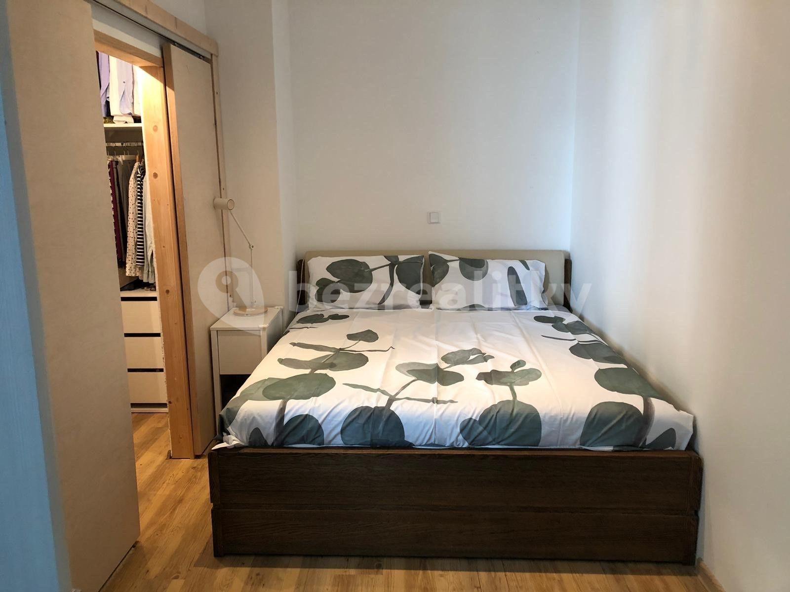 Prenájom bytu 2-izbový 46 m², Hradecká, Praha, Praha