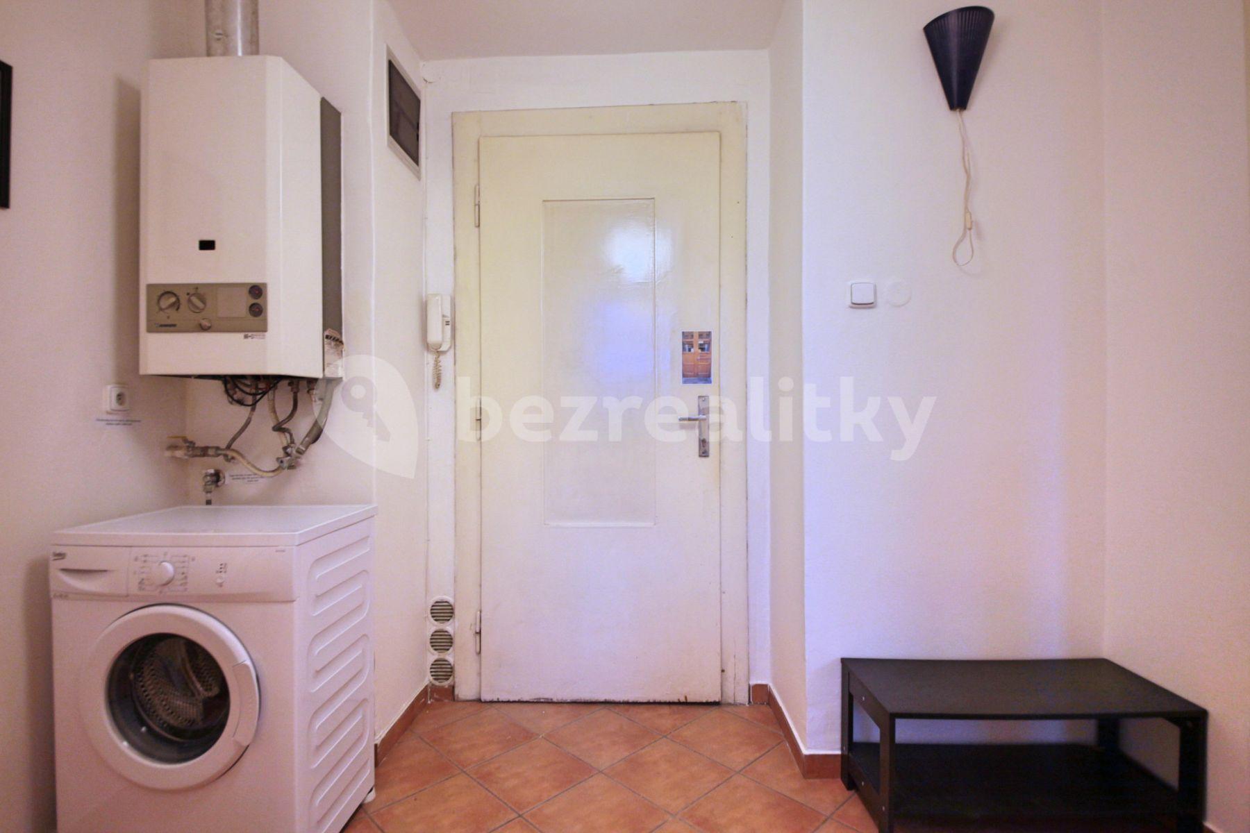 Prenájom bytu 2-izbový 64 m², Stárkova, Praha, Praha