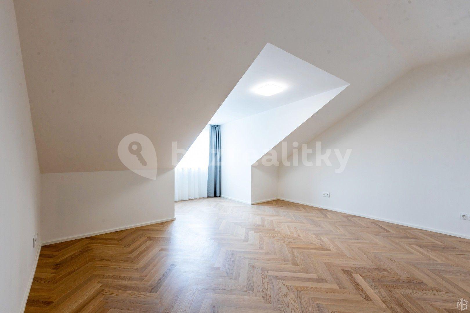 Prenájom bytu 2-izbový 65 m², 5. května, Praha, Praha