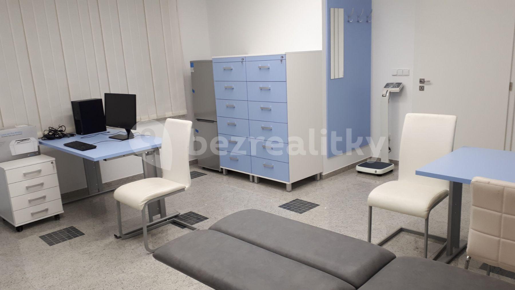 Prenájom nebytového priestoru 65 m², U Školky, Nupaky, Středočeský kraj