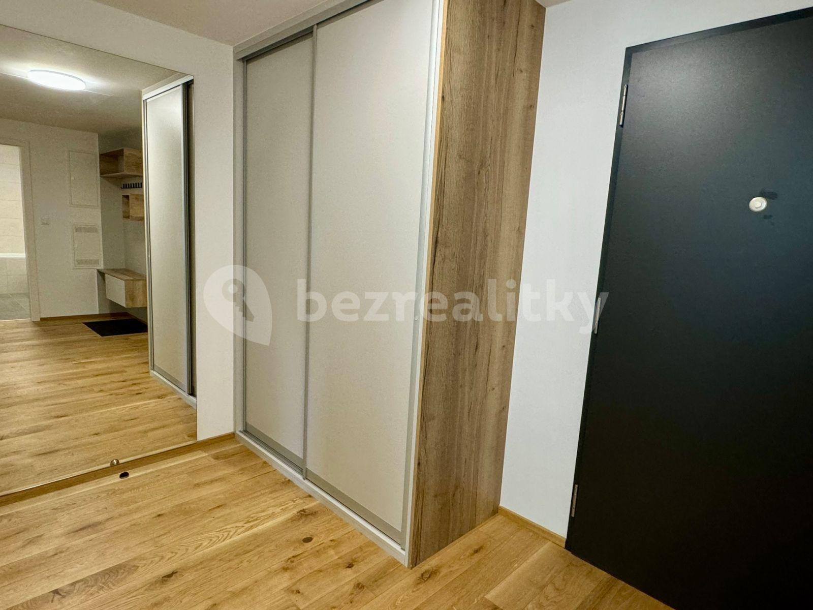 Prenájom bytu 2-izbový 65 m², Sokolova, Praha, Praha