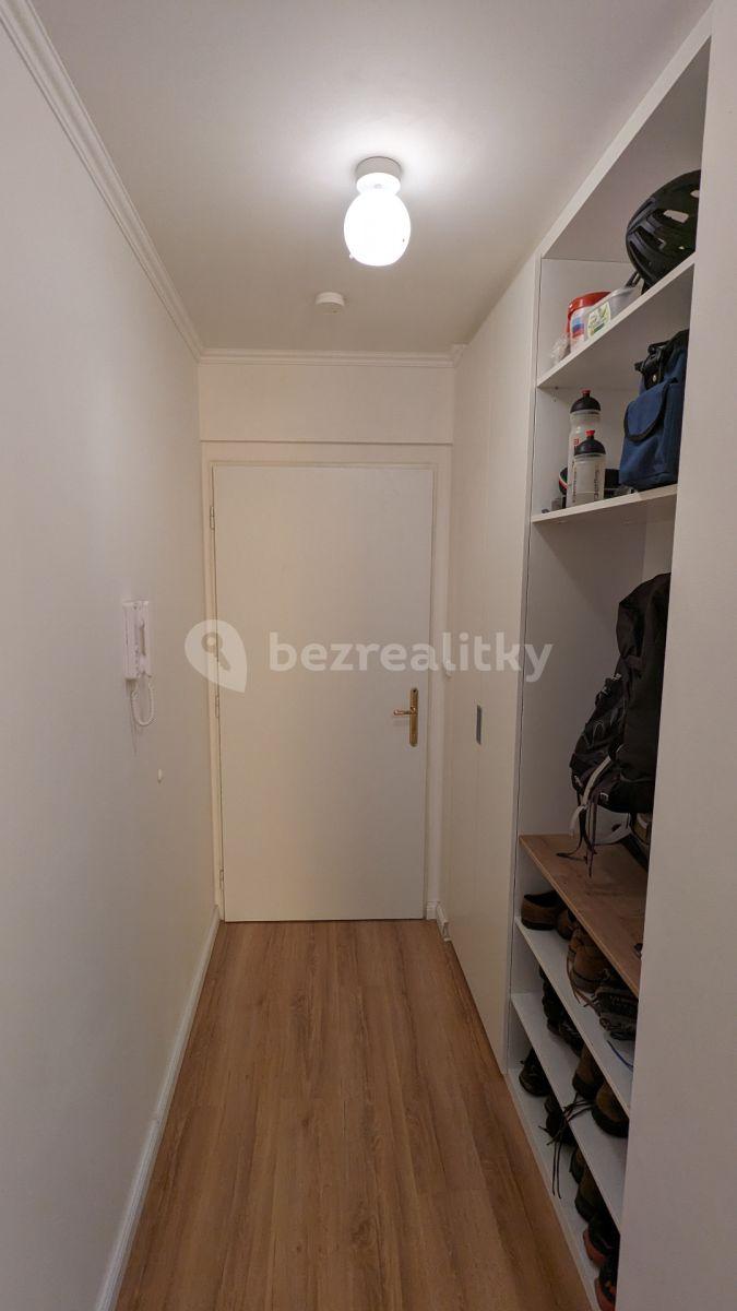 Prenájom bytu 1-izbový 34 m², Na Zámyšli, Praha, Praha