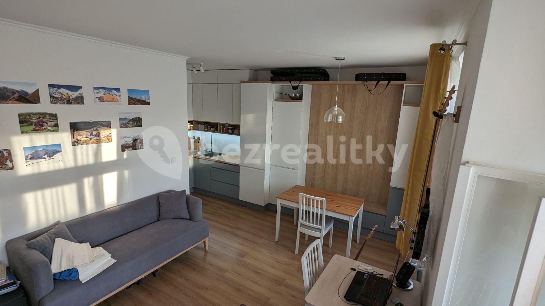 Prenájom bytu 1-izbový 34 m², Na Zámyšli, Praha, Praha