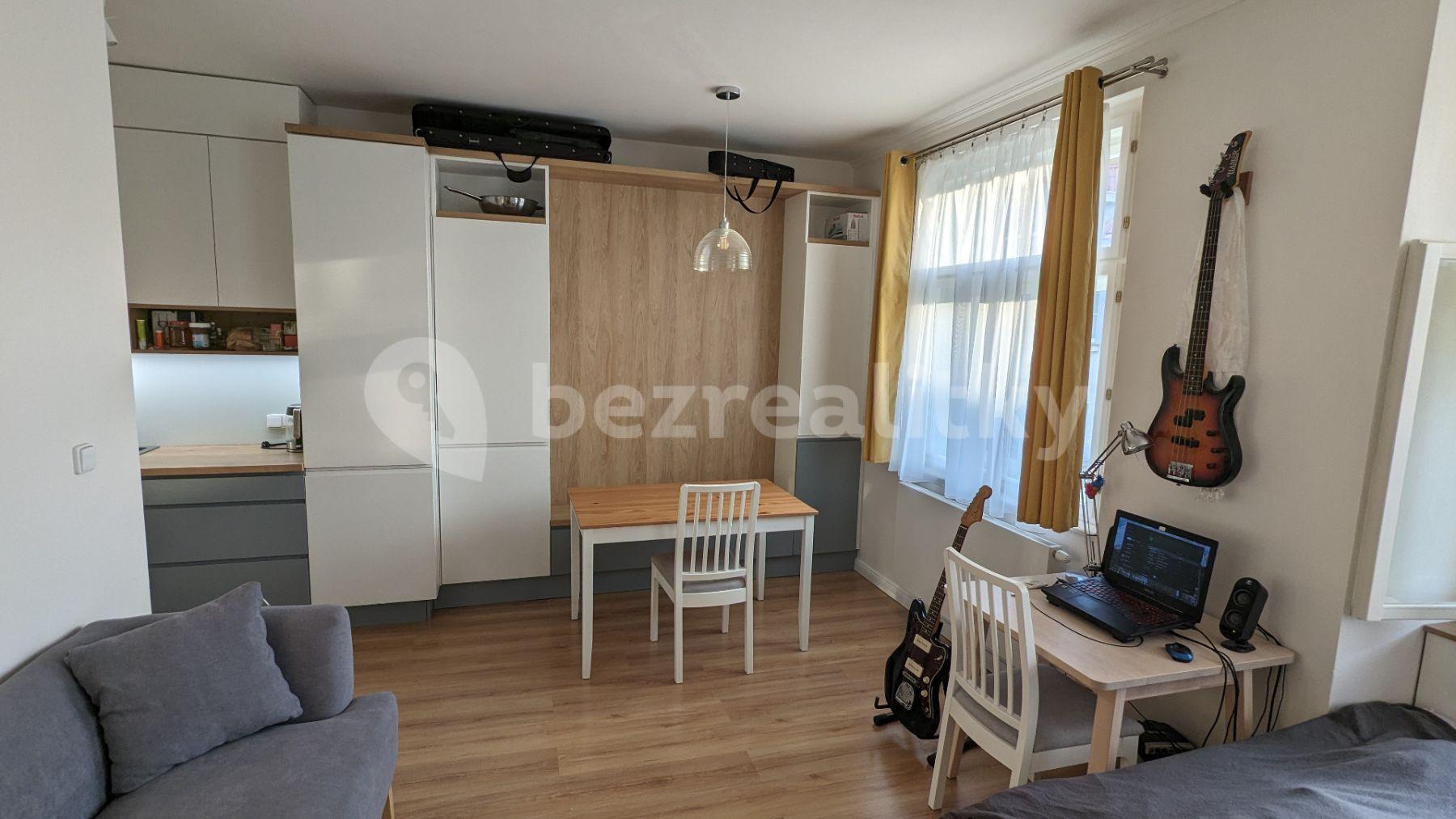 Prenájom bytu 1-izbový 34 m², Na Zámyšli, Praha, Praha