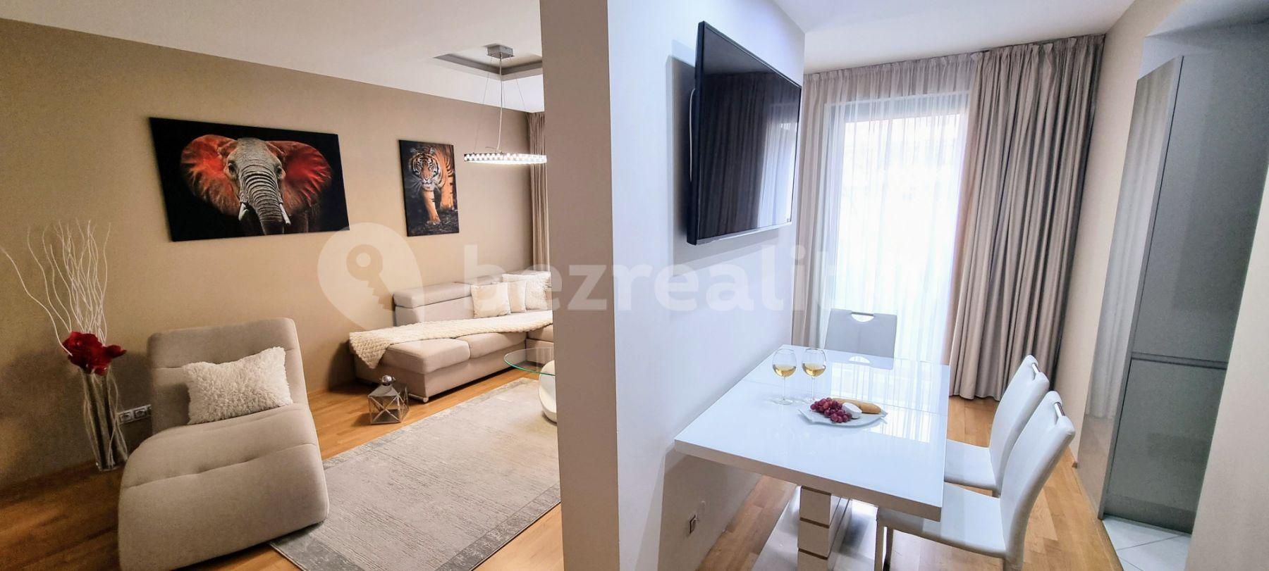 Prenájom bytu 2-izbový 85 m², Olšanská d, Praha, Praha