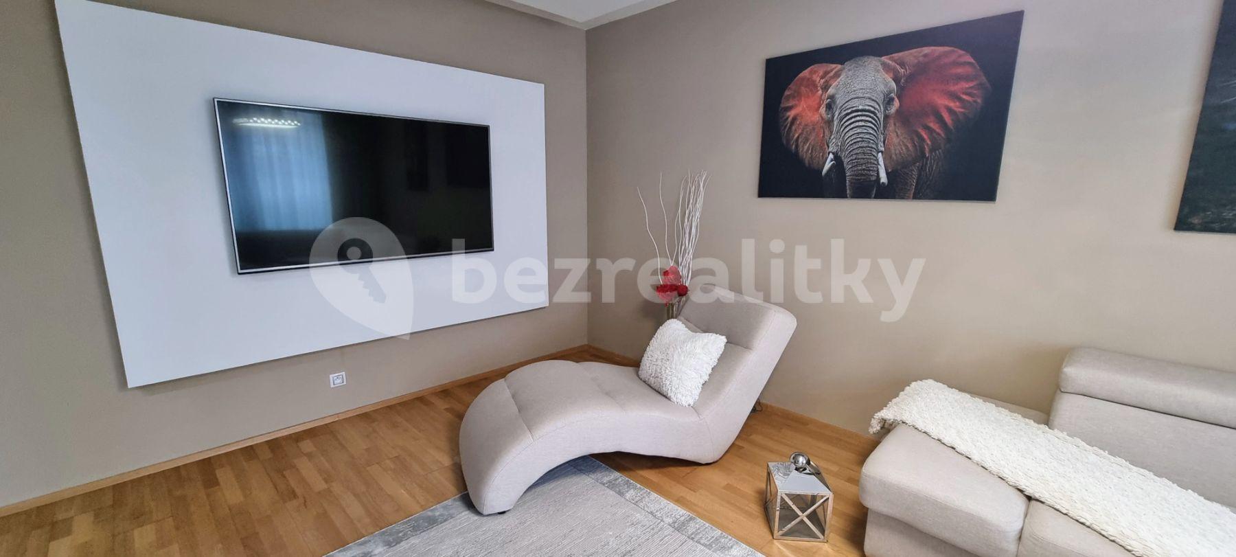 Prenájom bytu 2-izbový 85 m², Olšanská d, Praha, Praha