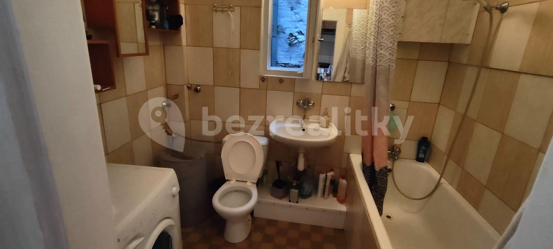 Prenájom bytu 2-izbový 67 m², Víta Nejedlého, Praha, Praha