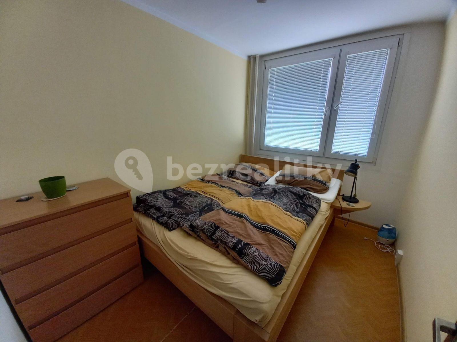 Prenájom bytu 3-izbový 56 m², Škábova, Praha, Praha