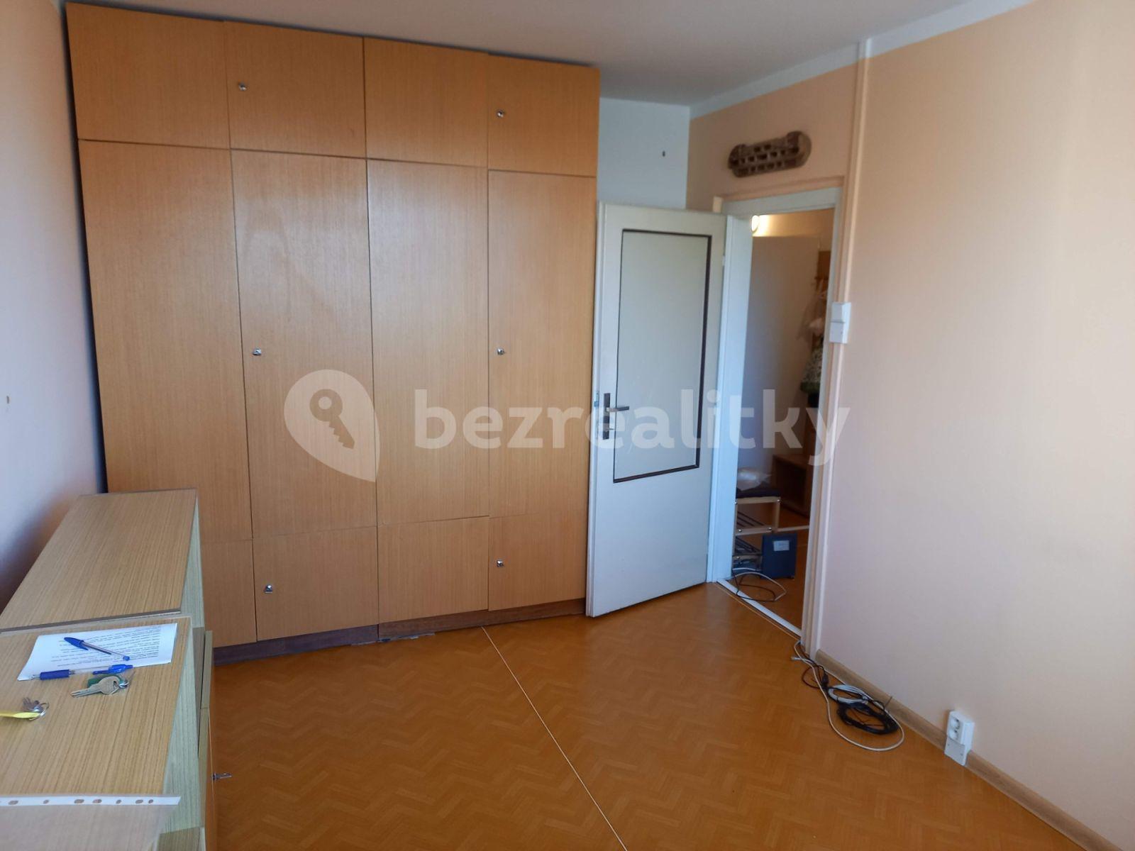 Prenájom bytu 3-izbový 56 m², Škábova, Praha, Praha