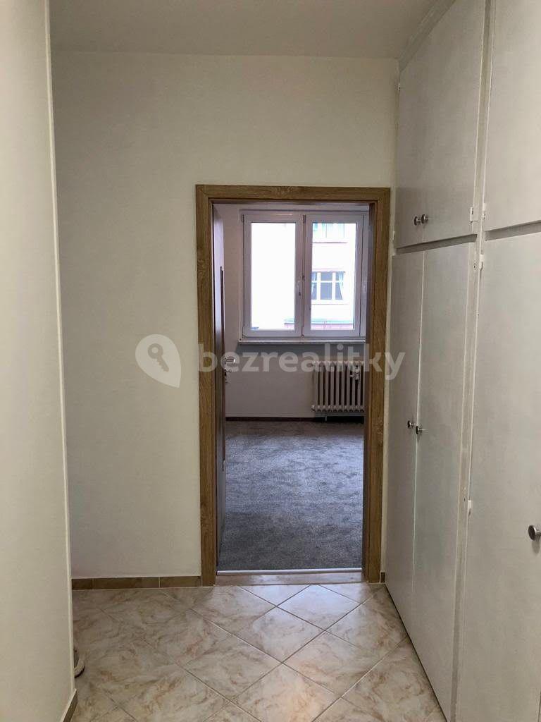 Prenájom bytu 3-izbový 56 m², Moskevská, Karlovy Vary, Karlovarský kraj