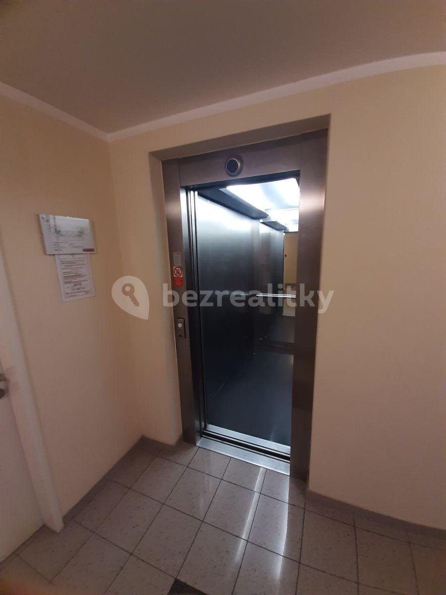 Prenájom bytu 1-izbový 43 m², Pelušková, Praha, Praha