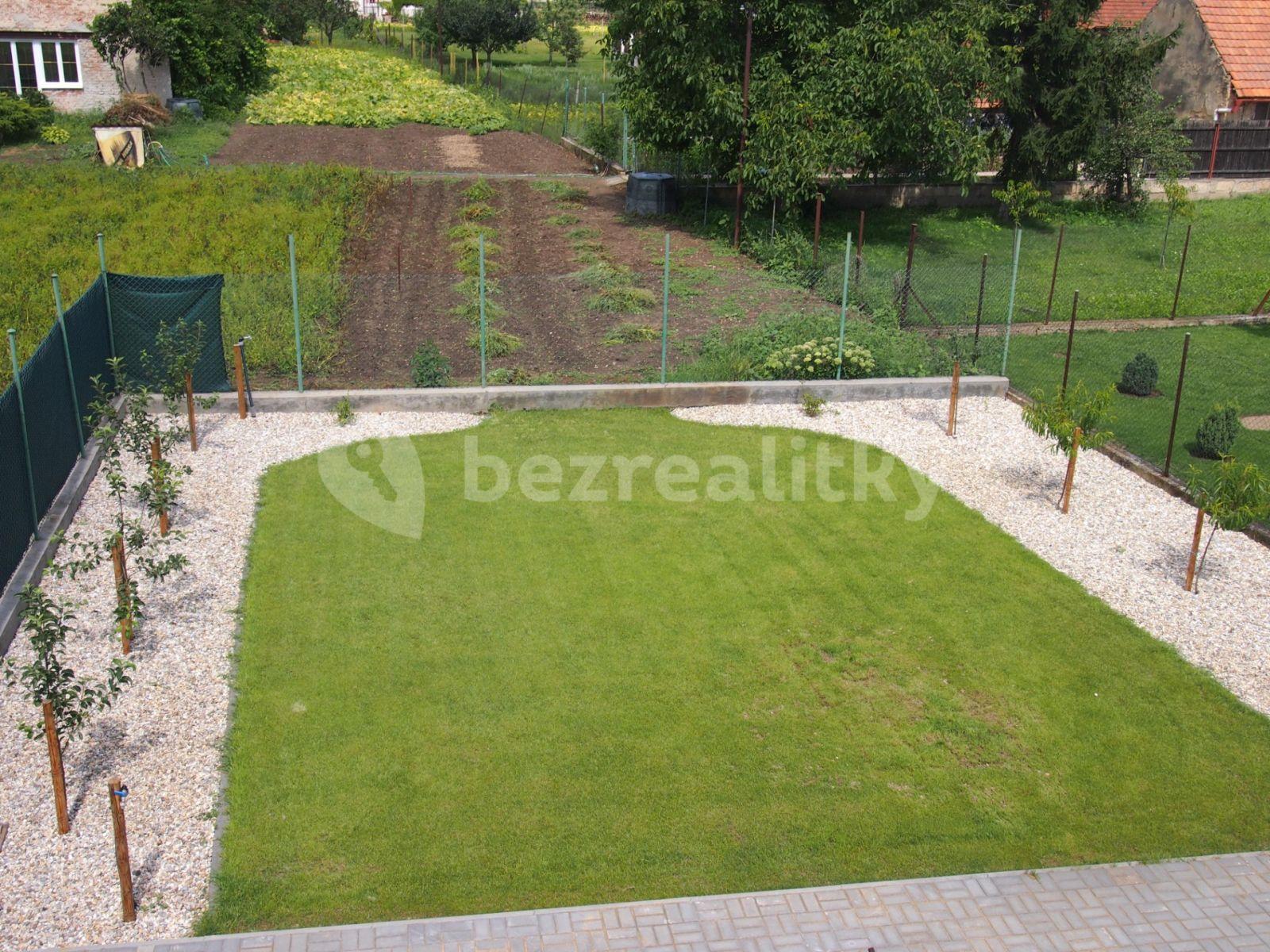 Prenájom bytu 1-izbový 22 m², Masarykova, Ladná, Jihomoravský kraj