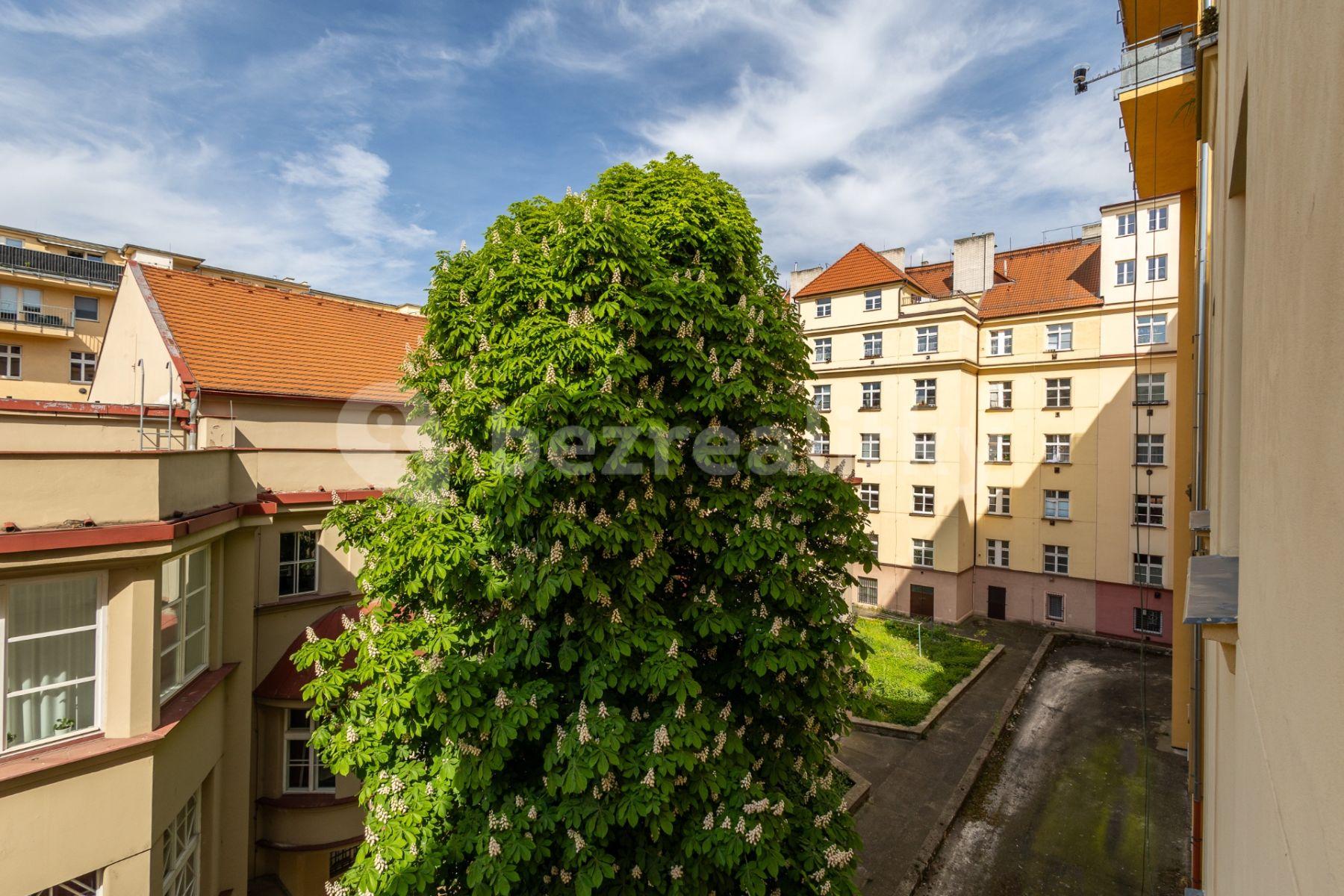 Prenájom bytu 2-izbový 51 m², Dělnická, Praha, Praha