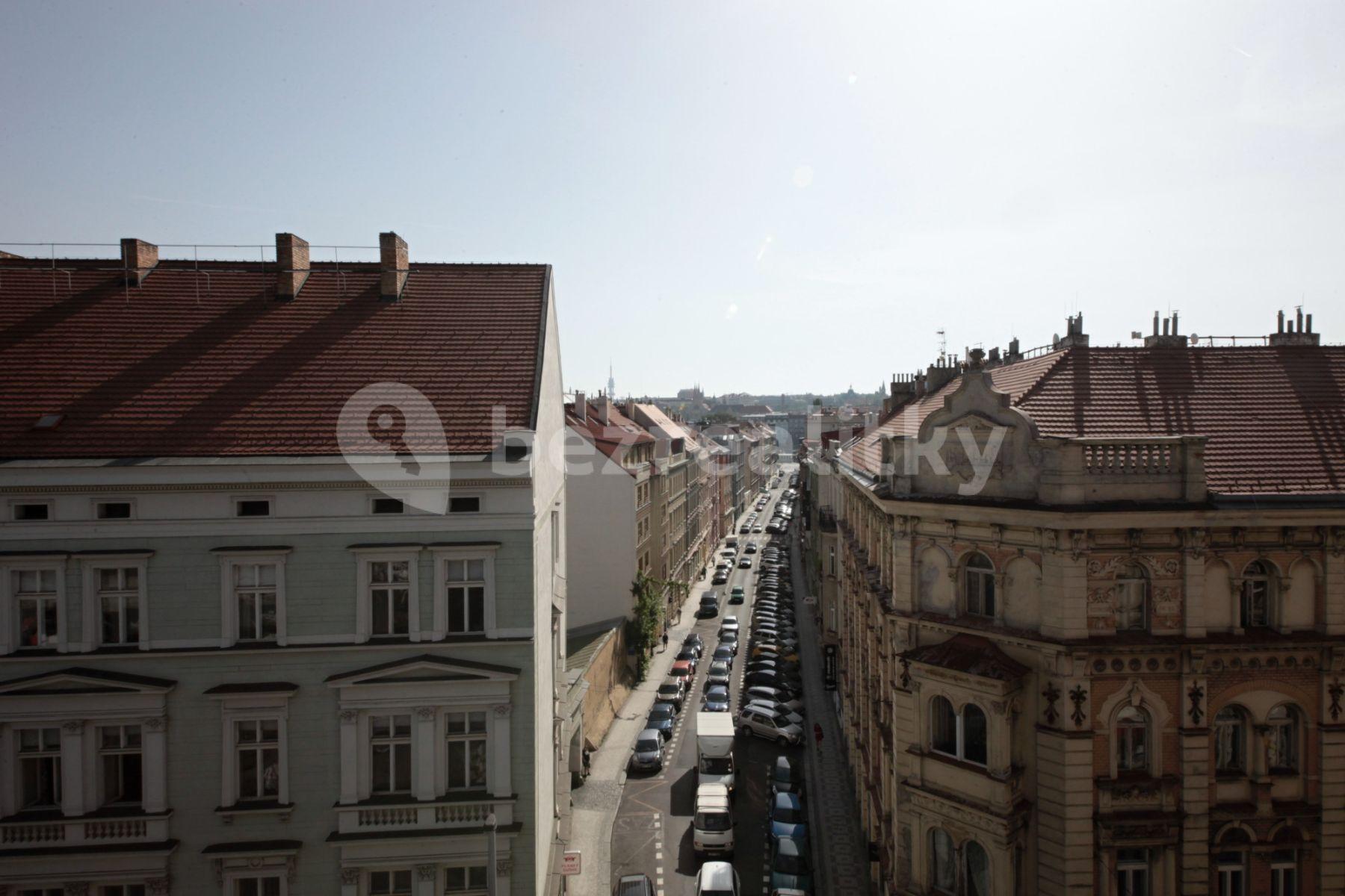 Prenájom bytu 3-izbový 90 m², Nádražní, Praha, Praha