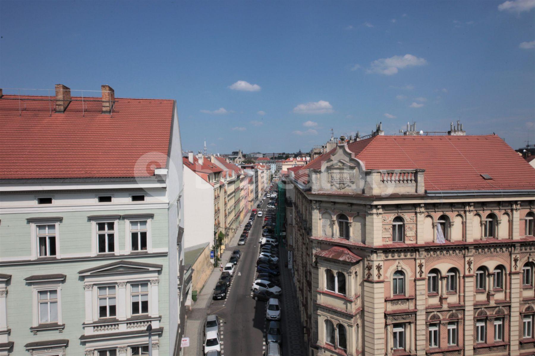 Prenájom bytu 3-izbový 90 m², Nádražní, Praha, Praha