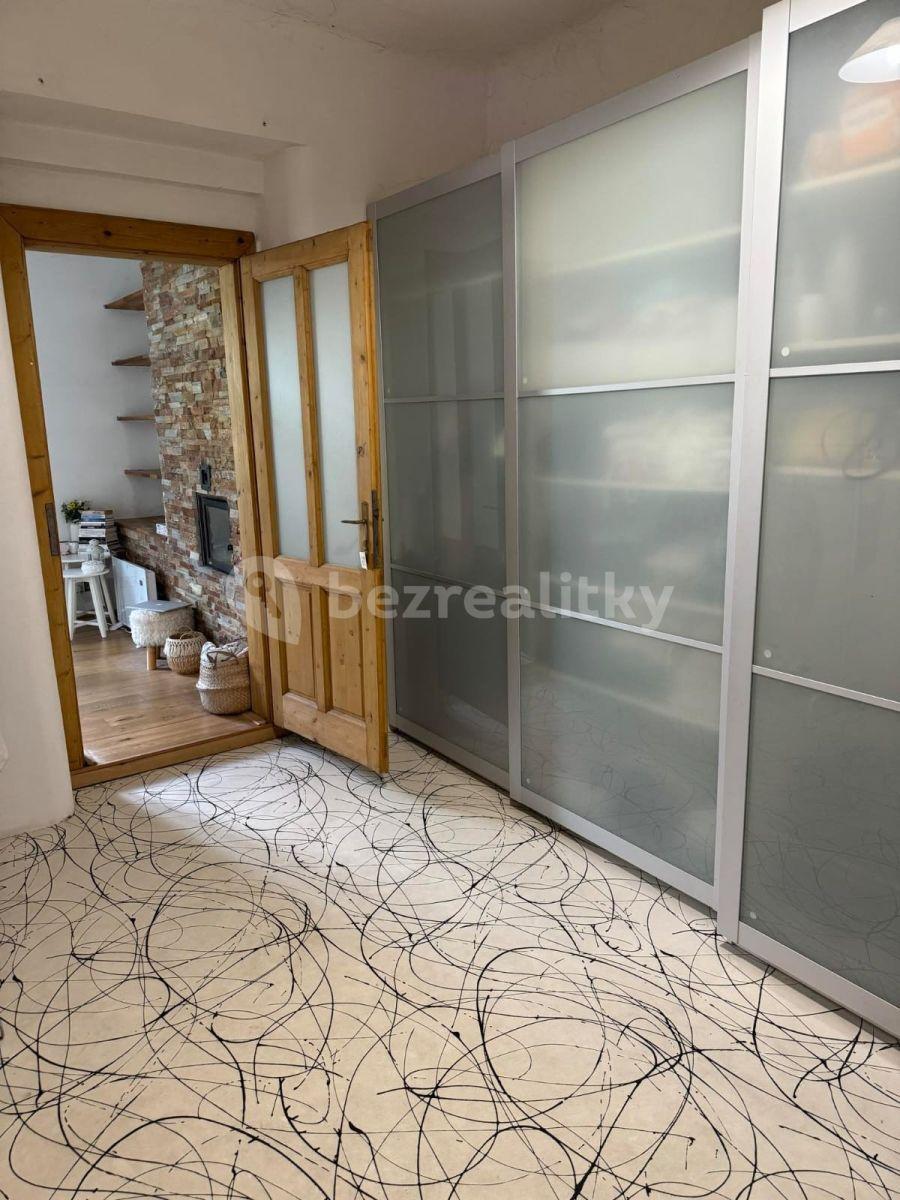 Prenájom bytu 6-izbový 26 m², Na Stráži, Praha, Praha