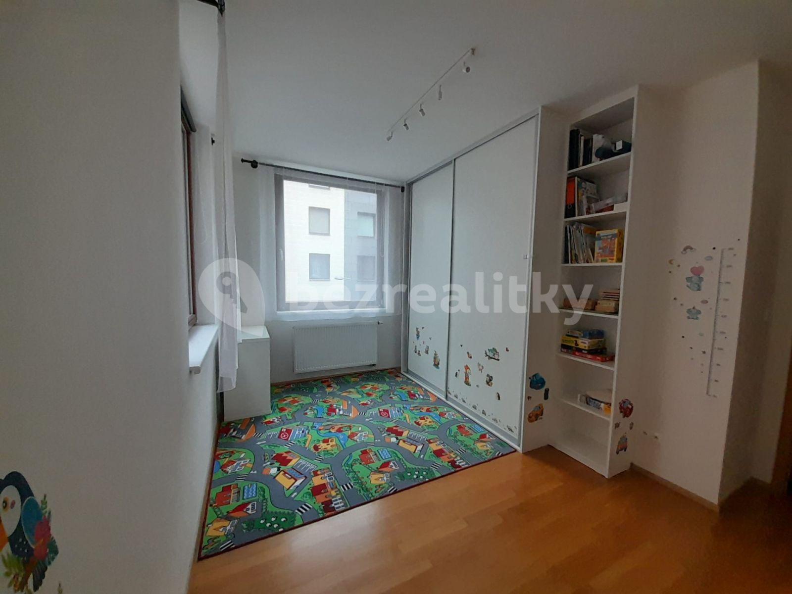 Prenájom bytu 3-izbový 69 m², Pod Dvorem, Praha, Praha