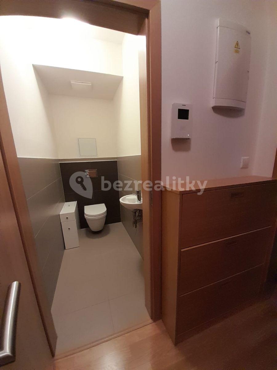 Prenájom bytu 3-izbový 69 m², Pod Dvorem, Praha, Praha