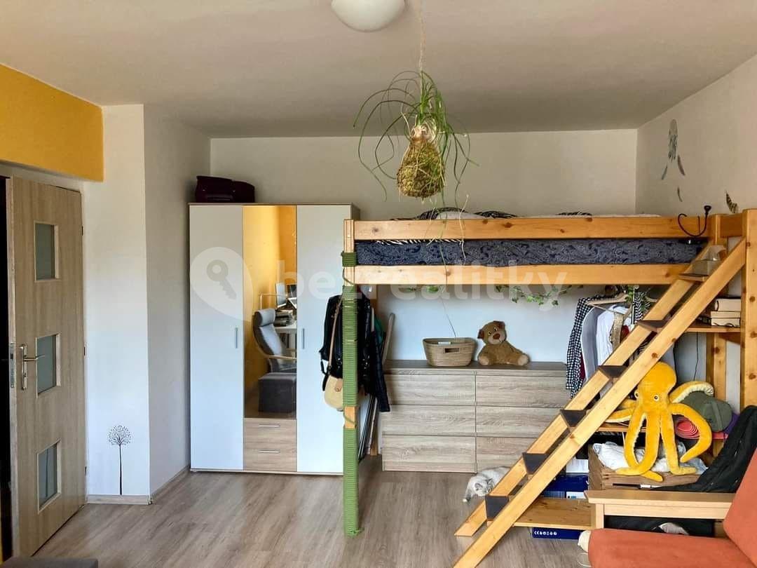 Prenájom bytu 1-izbový 37 m², Višňová, Praha, Praha