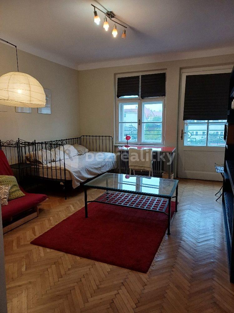 Prenájom bytu 4-izbový 100 m², Klemensova, Bratislava - mestská časť Staré Mesto, Bratislavský kraj